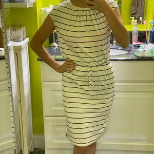 Banana republic striped dress with POCKETS
